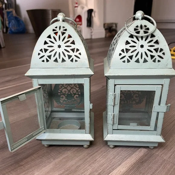 Tea Light Lanterns With Owl Decor - Picture 2 of 3